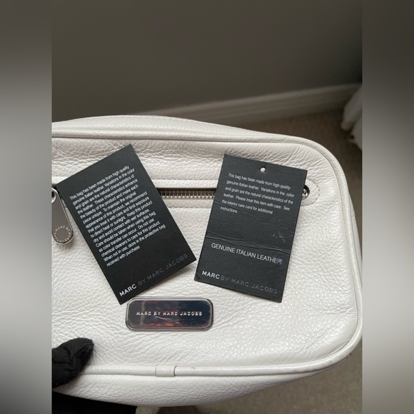 Marc by Marc Jacobs camera leather bag in white - Picture 9 of 12